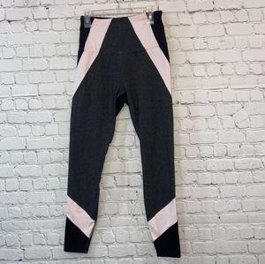 Beyond Yoga Gray Black Pink Leggings 🌸